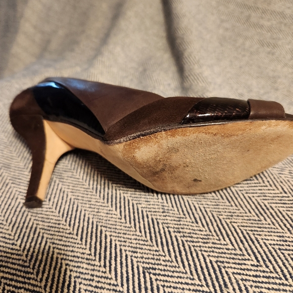 Shoes - Picture 2 of 5